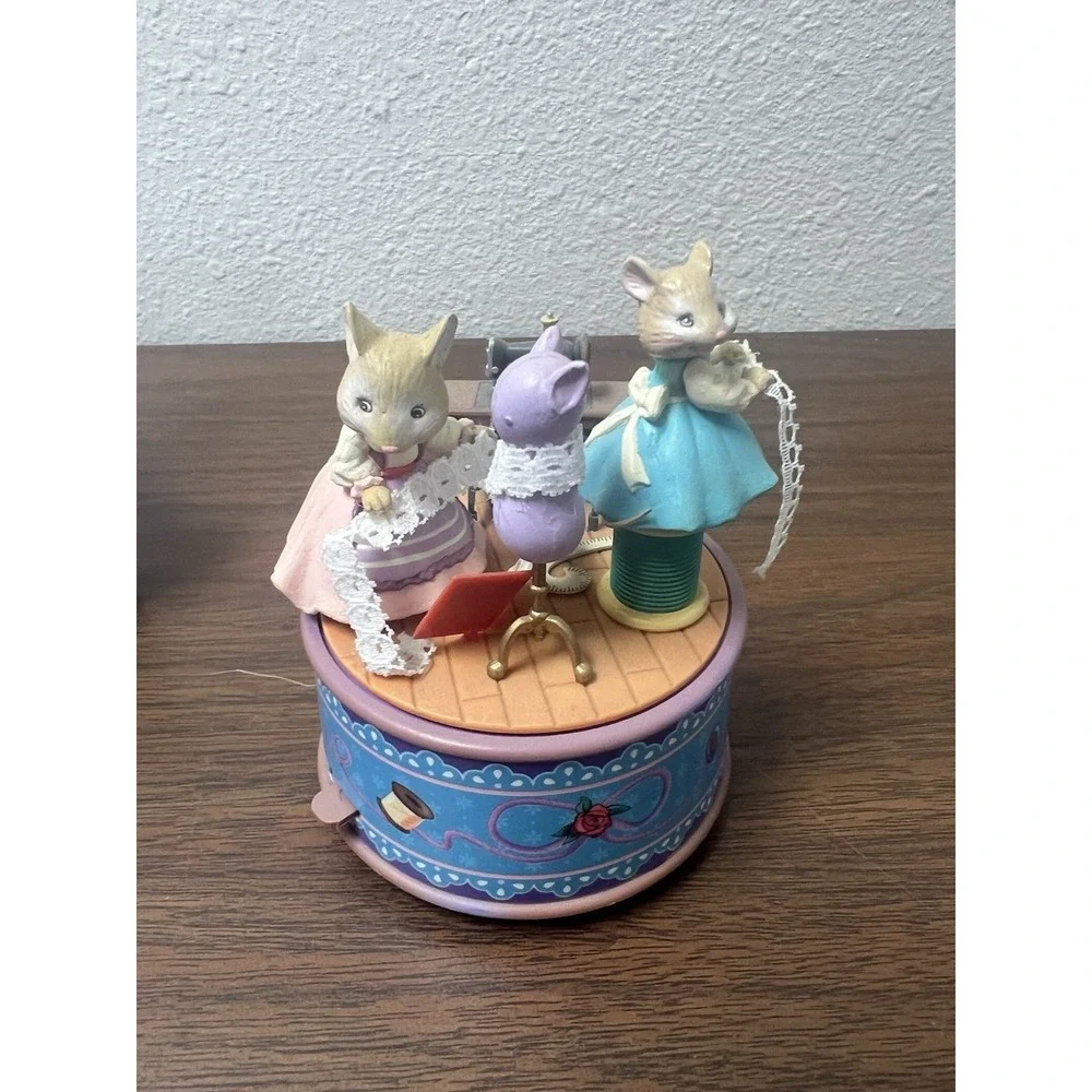 Enesco Mini Action Musical Itty Bitty Beauty Plays Can't Keep My Eyes Off Of You